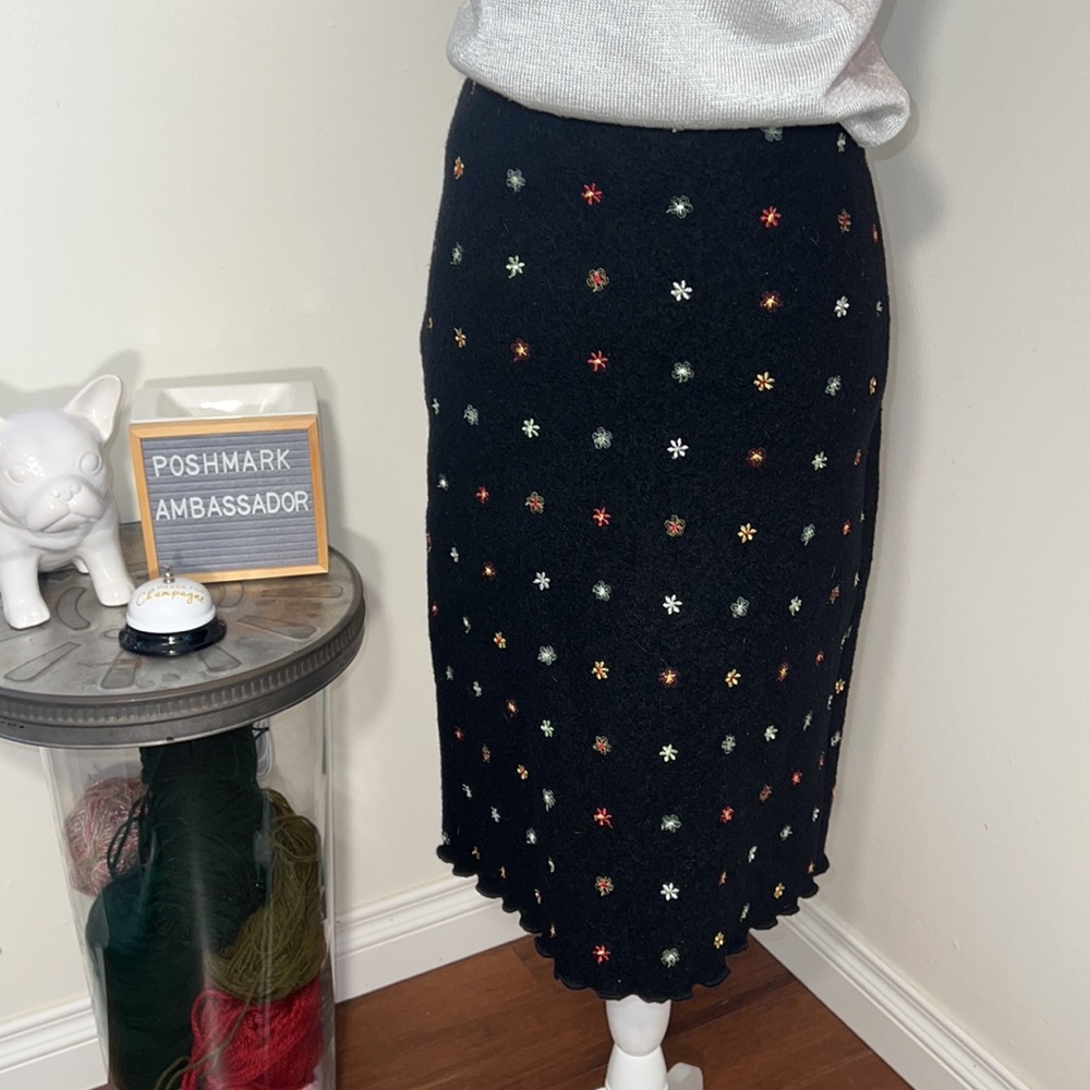 Beautiful Moschino CheapandChic Wool Floral Embroidered Skirt Sz. 8 - Picture 4 of 7